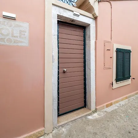 Sole - Near Corfu Port شقة *