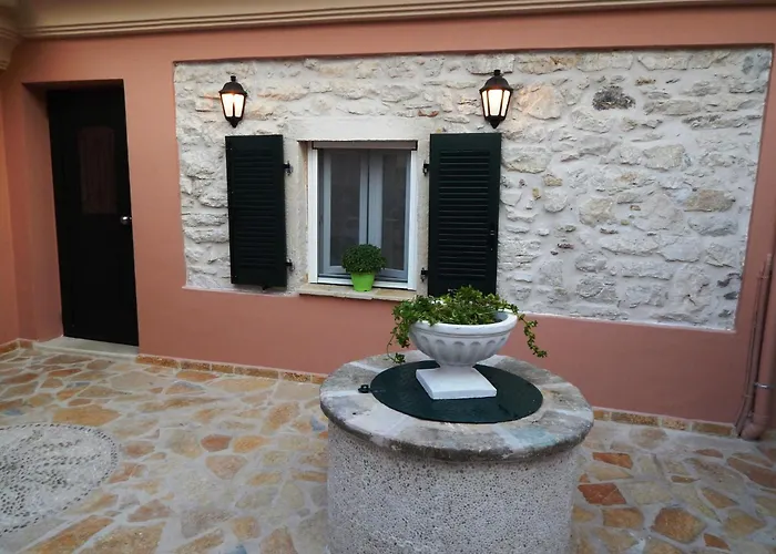Sole - Near Corfu Port شقة *